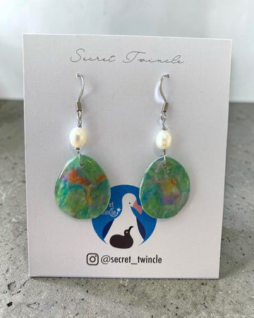 Drop Dangle Earrings with Pearls │ Recycled Bottle Caps │ Freshwater Pearls