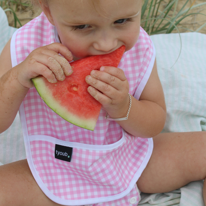 Baby Bib Tyoub Stay-dry Waterproof Fabric– Candy Pink White Gingham Check. For baby feeding and eating, bib covers chest area, keeping baby clean after mealtime. Comfortable with a strong Velcro tab to ensure a comfortable and secure fit, but easy for carer to remove. Gentle and soft on baby skin. Safe and secure our bibs are BPA-free, phthalate-free, PVC-free and lead-free. Unisex design fits infant, baby, toddler boys and girls from 6 months to 24 months.