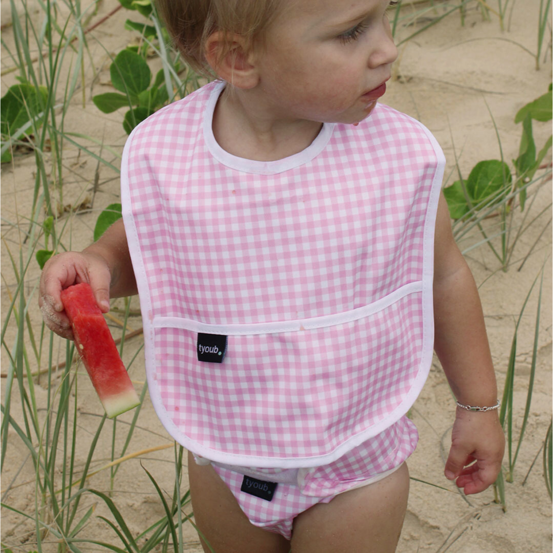 Baby Bib Tyoub Stay-dry Waterproof Fabric– Candy Pink White Gingham Check. For baby feeding and eating, bib covers chest area, keeping baby clean after mealtime. Comfortable with a strong Velcro tab to ensure a comfortable and secure fit, but easy for carer to remove. Gentle and soft on baby skin. Safe and secure our bibs are BPA-free, phthalate-free, PVC-free and lead-free. Unisex design fits infant, baby, toddler boys and girls from 6 months to 24 months.