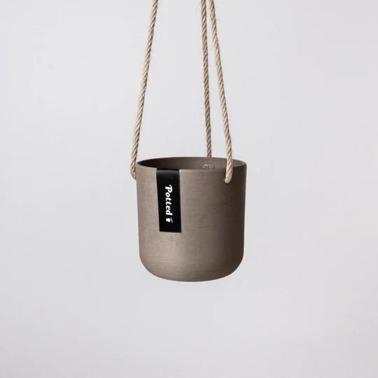 Austin Hanging Pot | Recycled Plastic | Looks Good Feels Good