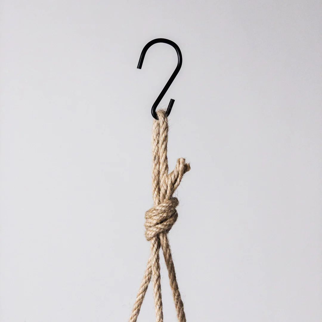 Austin Hanging Pot | Recycled Plastic | Looks Good Feels Good
