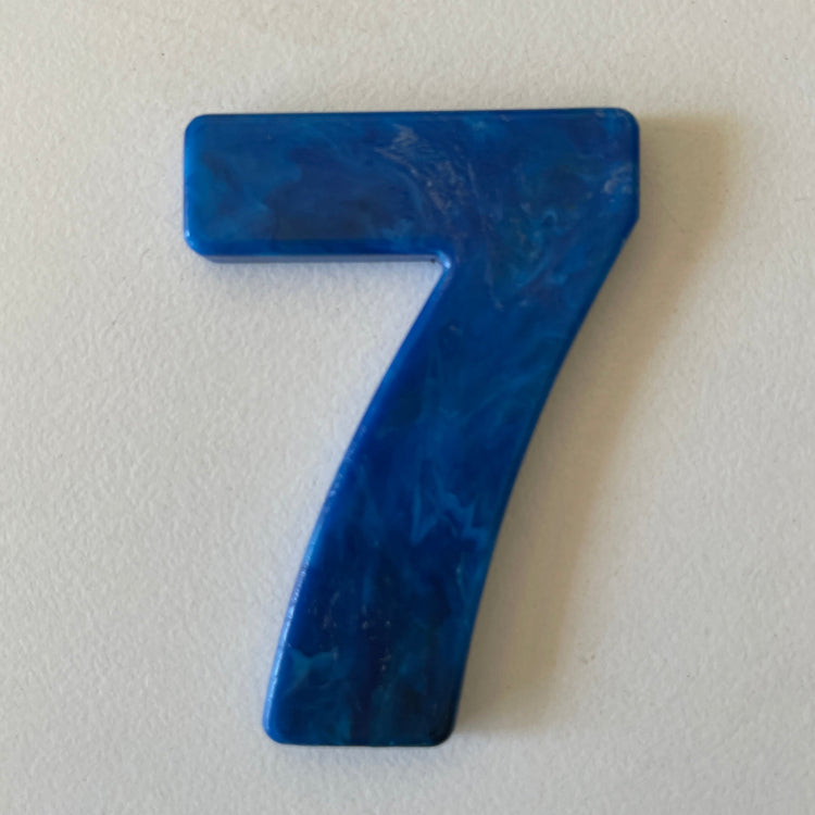 Custom recycled plastic house number for letterboxes blue variant number 7.