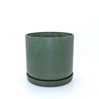 Portland recycled plastic plant pot with matching saucer. Olive medium.