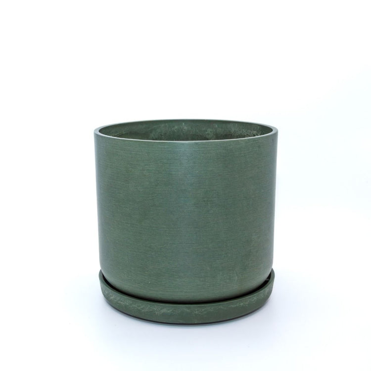 Portland recycled plastic plant pot with matching saucer. Olive medium.