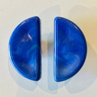 Semi-circle 50mm finger pull cabinet handle in blue finish. Premium kitchen cupboard hardware in Australia.