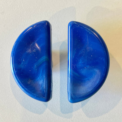 Semi-circle 50mm finger pull cabinet handle in blue finish. Premium kitchen cupboard hardware in Australia.